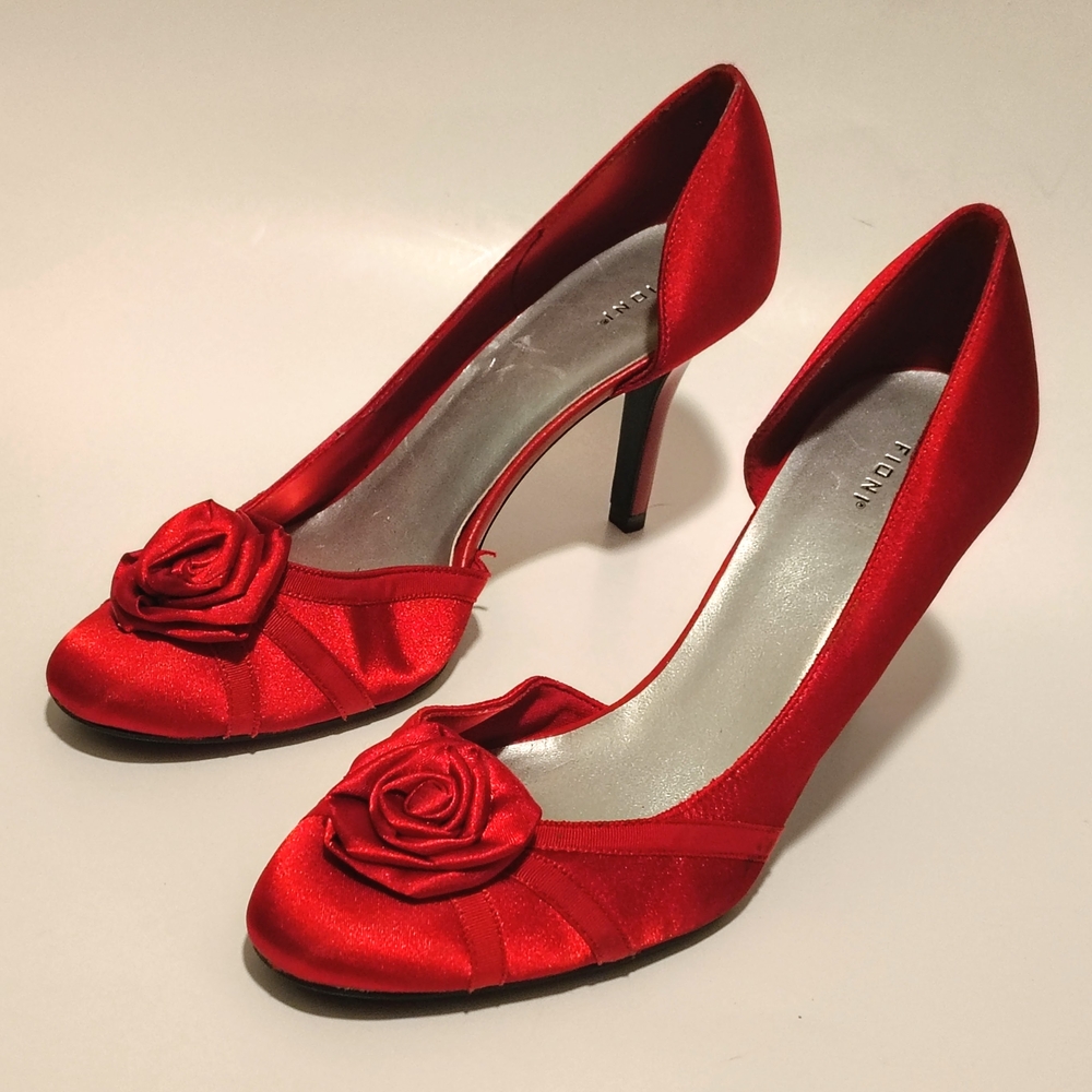 Fioni Red Heels 9‎ Rose Embellished Closed Toe - Retro Pin Up Girl Holiday Party